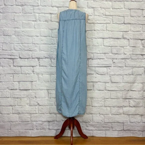 Lovestitch Chambray Midi Dress - Picture 2 of 6